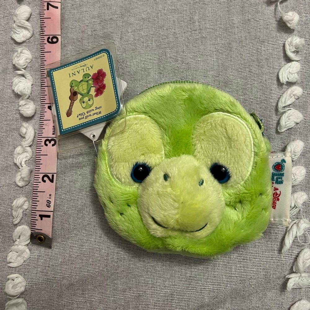 Disney Aulani Olu coin purse